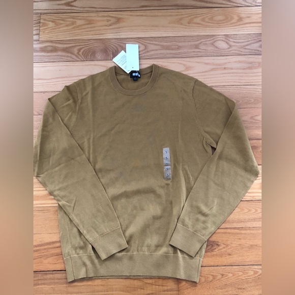 Uniqlo Sweater - Picture 1 of 4